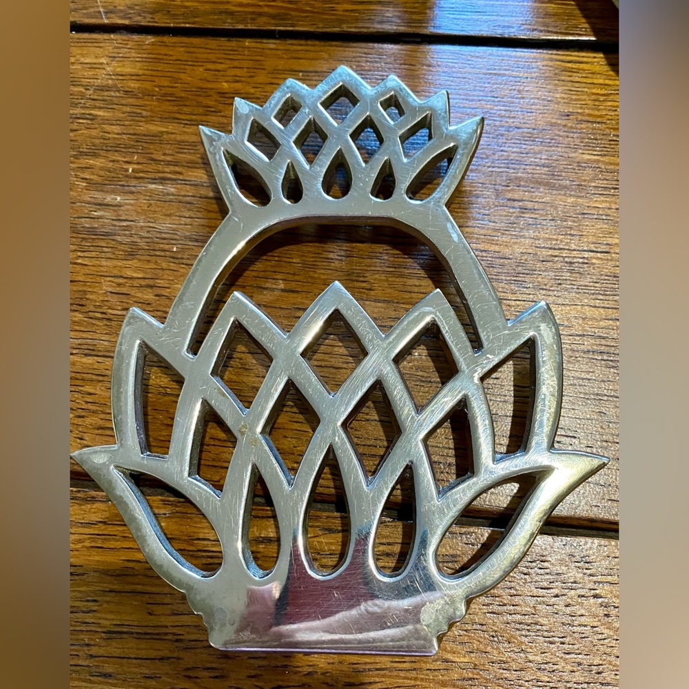 Vintage Brass Pineapple Trivit from 1976. EUC. Shiny Front, Flat Back with 4Feet